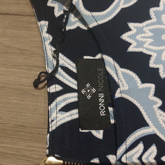 Dress - Picture 2 of 4